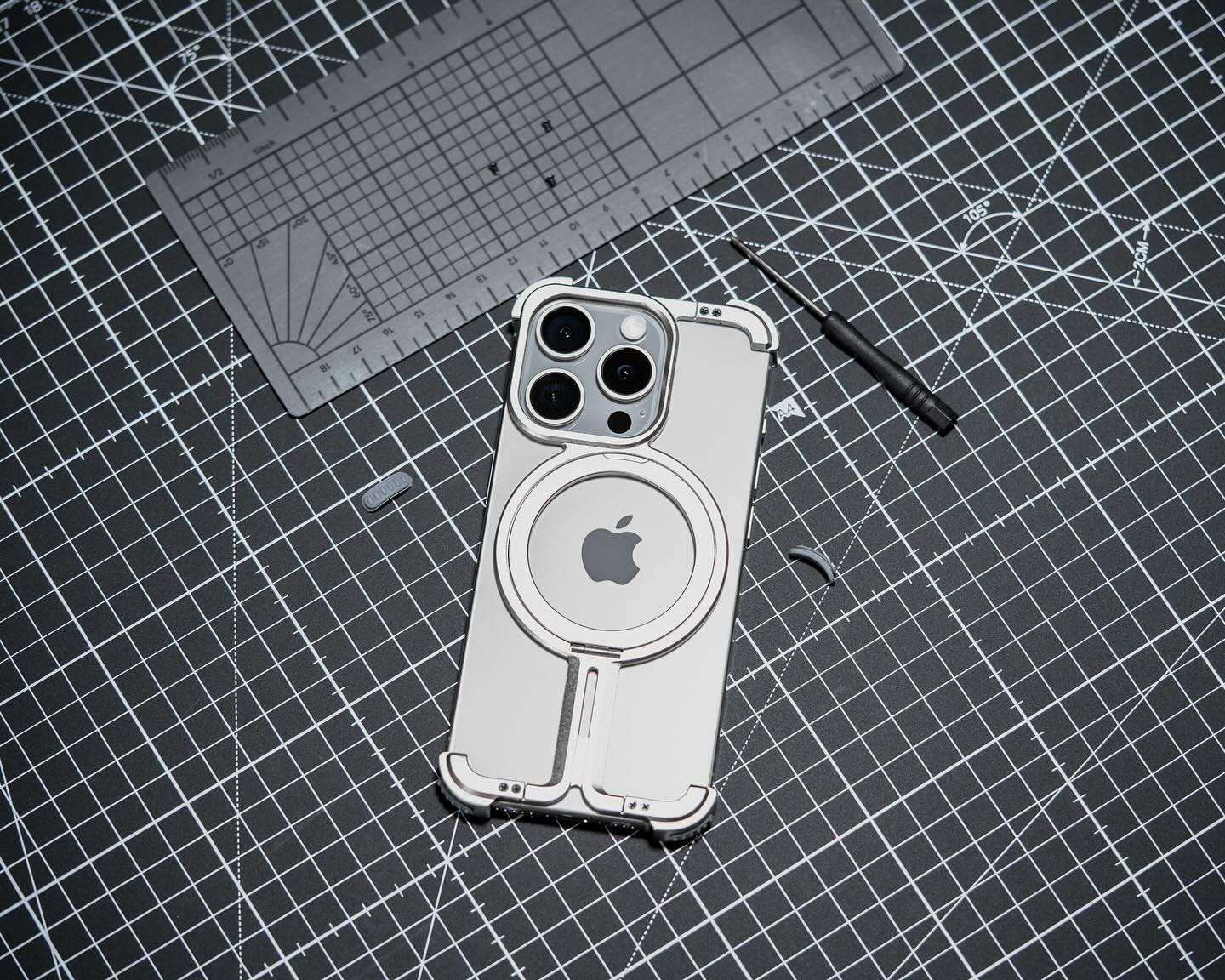 ZEERA Aluminum Alloy MagSafe Kickstand Cooling Case for iPhone & Samsung - Image 13