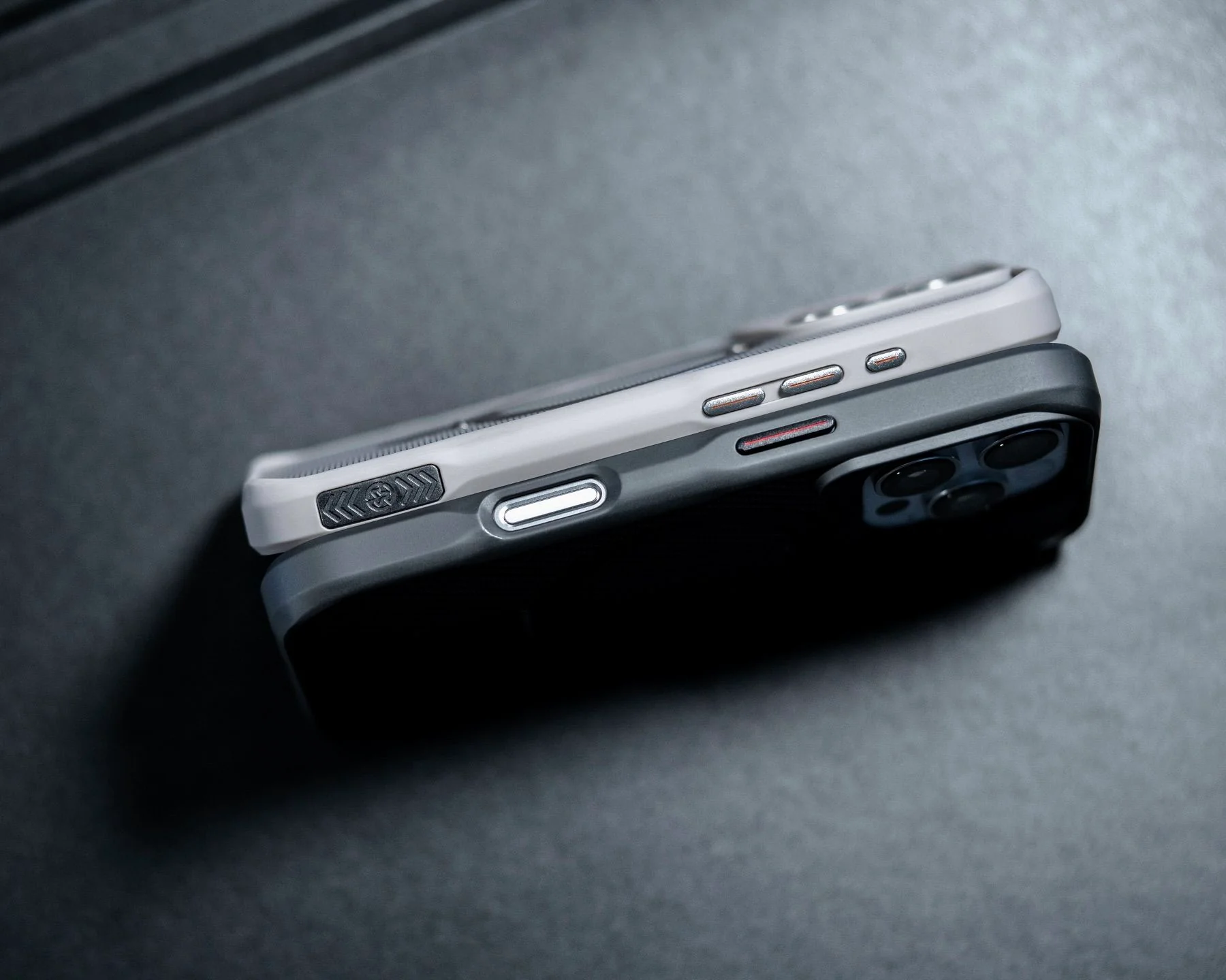 ZEERA MagDefender Pro: MagSafe Kickstand Case with Carbon Fiber Texture for iPhone 17 Air, iPhone 17 Pro Max - Image 11