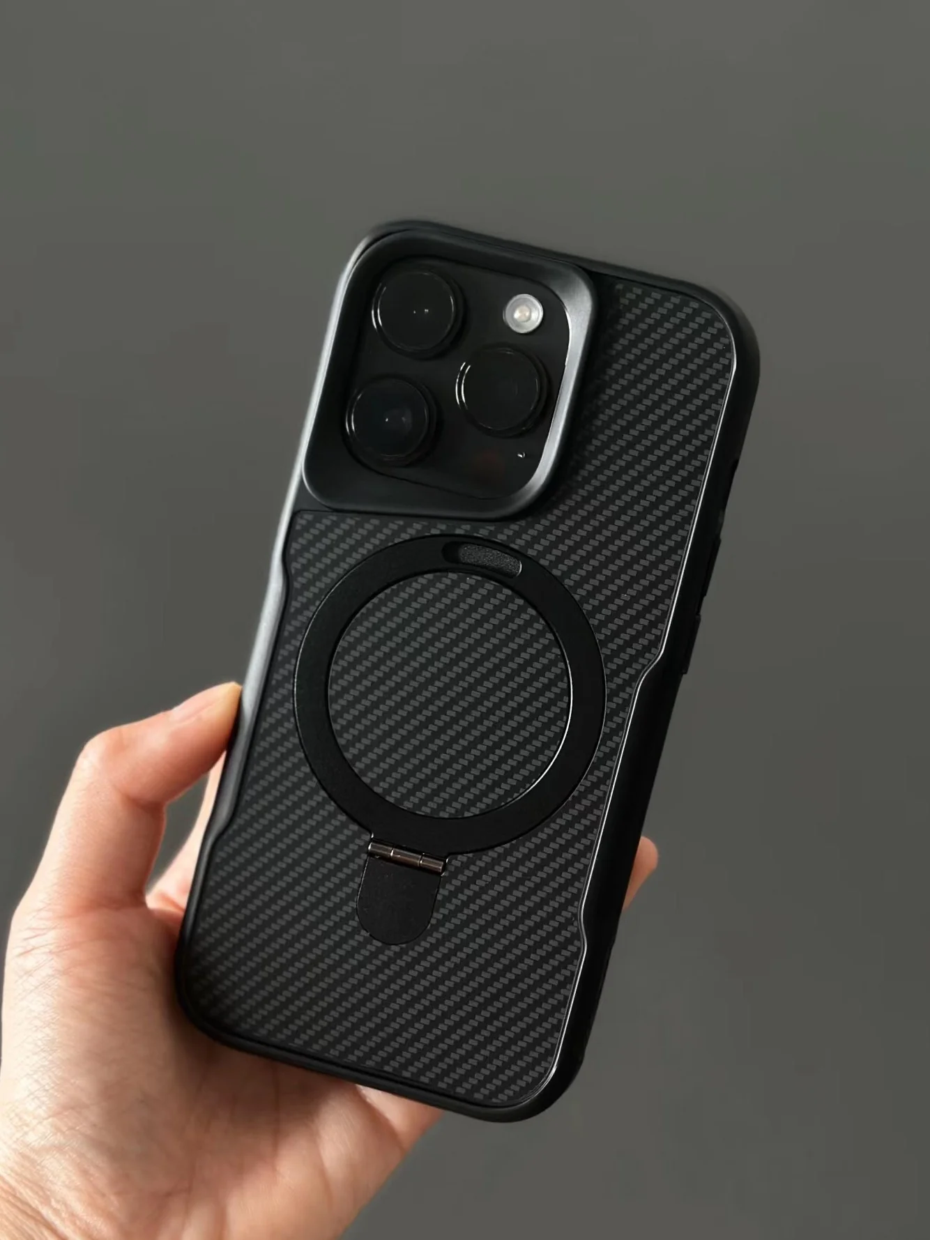 ZEERA MagDefender Pro: MagSafe Kickstand Case with Carbon Fiber Texture for iPhone 17 Air, iPhone 17 Pro Max - Image 12