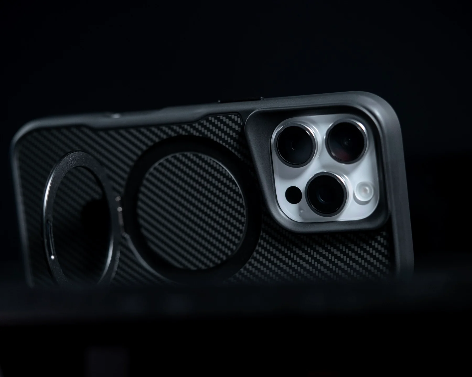 ZEERA MagDefender Pro: MagSafe Kickstand Case with Carbon Fiber Texture for iPhone 17 Air, iPhone 17 Pro Max - Image 7