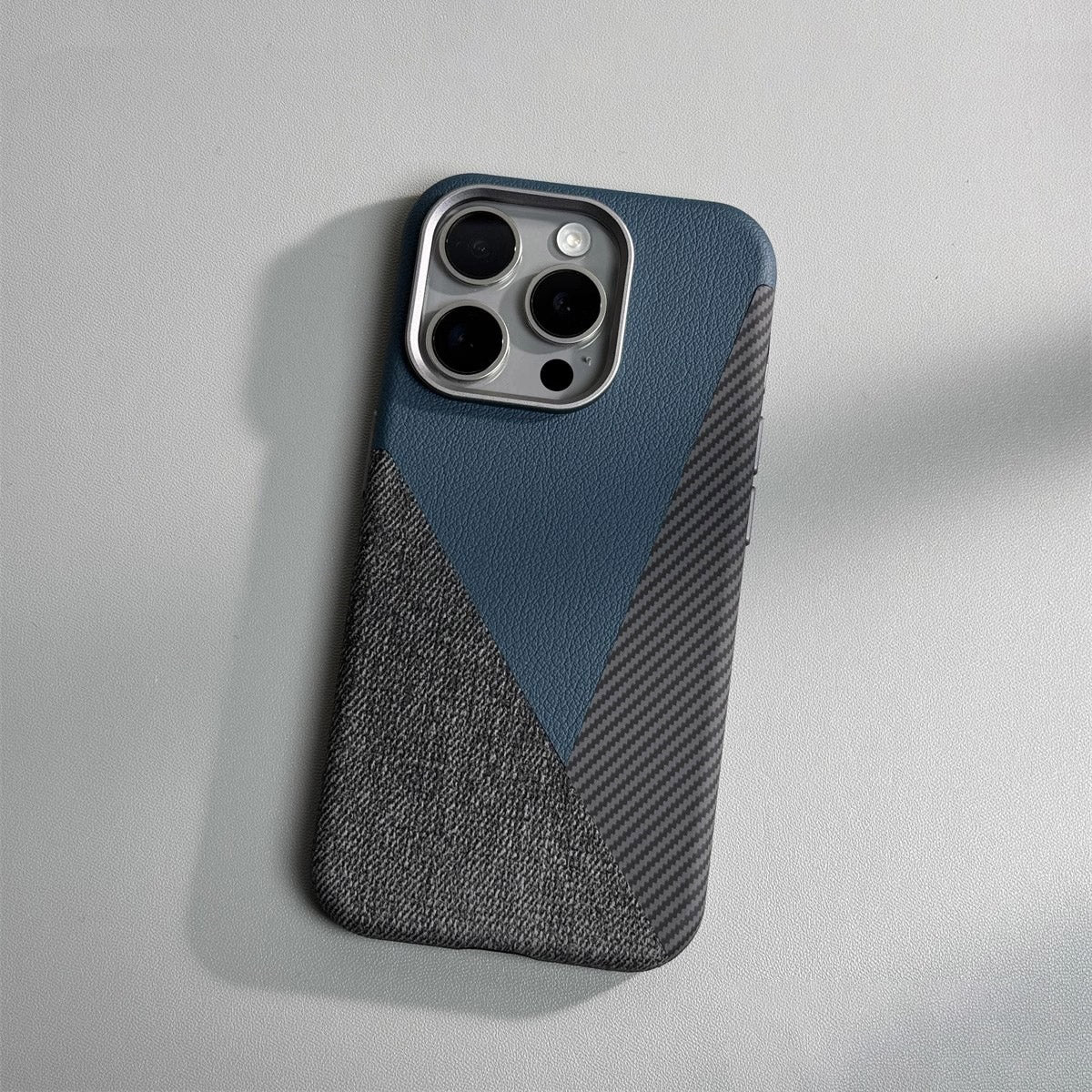 ZEERA MagFusion Pro: The Ultimate MagSafe Case with Leather, Carbon Fiber, and Denim Fusion Texture - Image 3